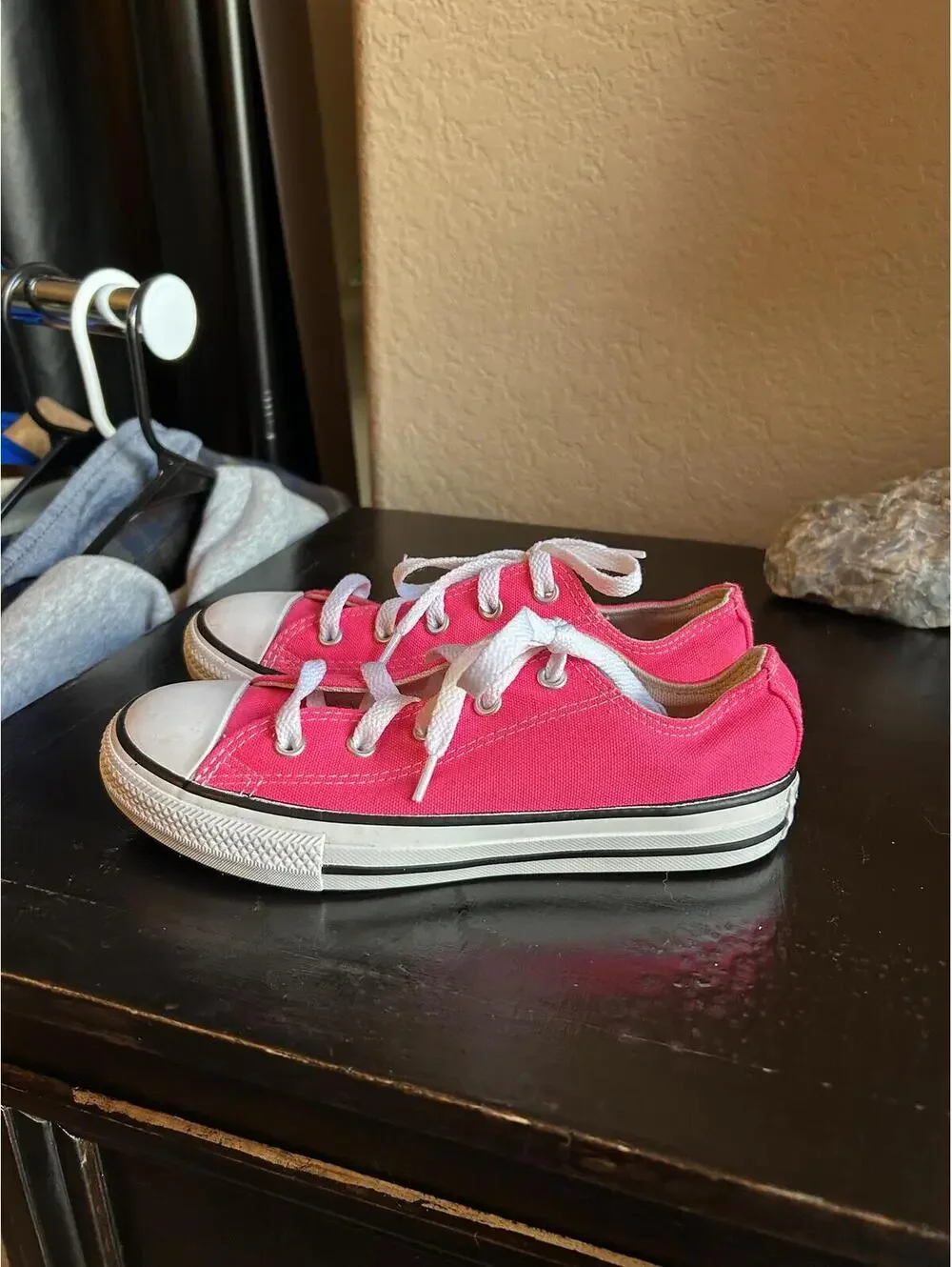 Girls Converse All Star Pink Low Top Canvas Sneakers US 2